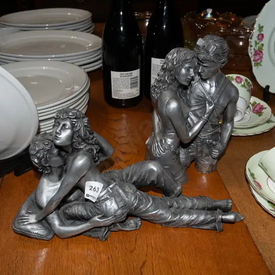 2x composite figurines - couples H220