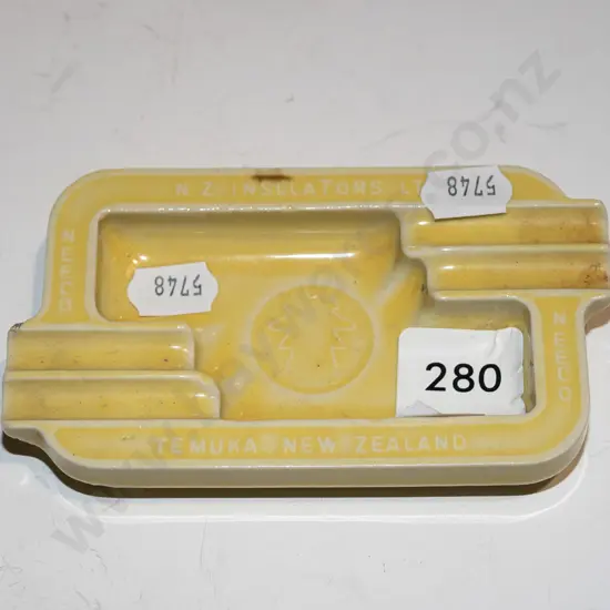 vintage Temuka ceramic NZ insulator ashtray