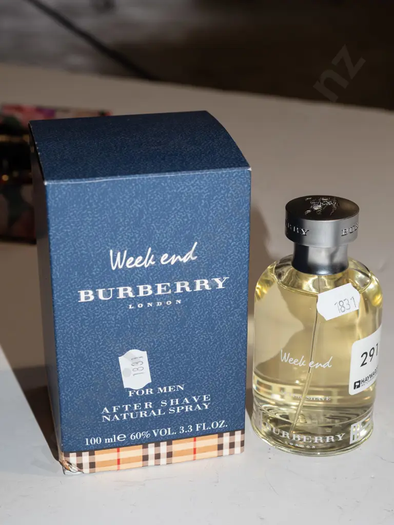boxed Burberry Weekend aftershave 100ml Image 1++