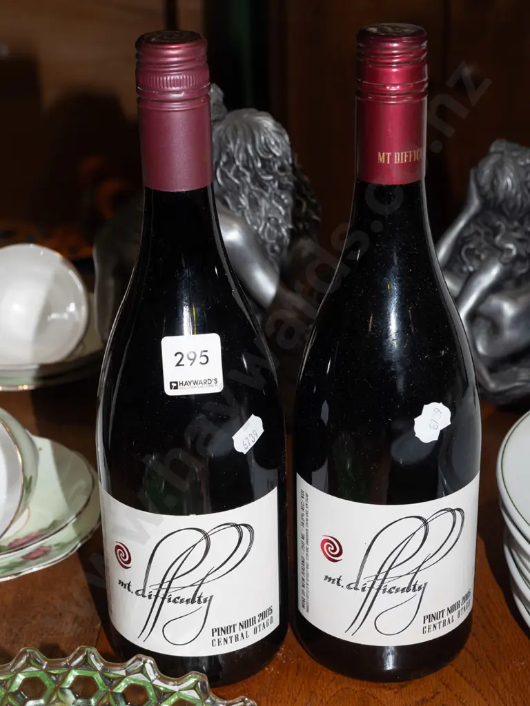 2x Mount Difficulty pinot noir 2005 Image 1++