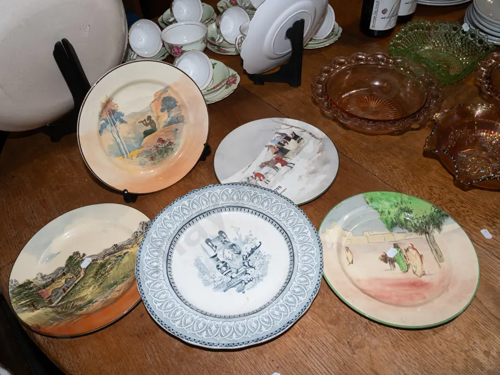 4x Royal Doulton plates, 1 other plate Image 1++