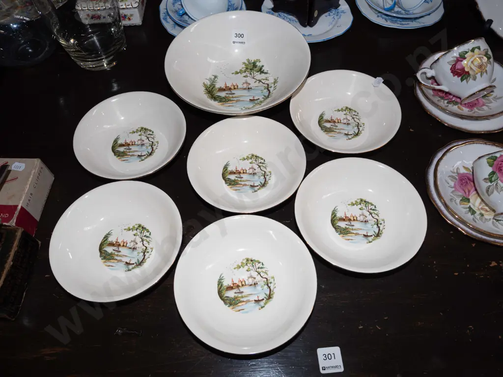 Crown Lynn retro sweet set Image 1++
