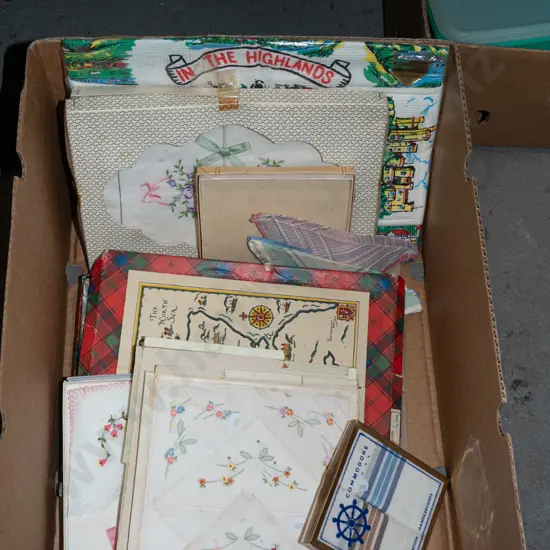 box; hankerchiefs, tablecloths etc