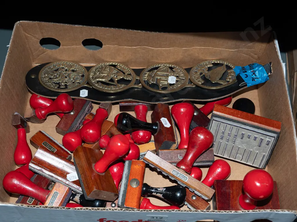 box; rubber office stamps, horse brasses Image 1++