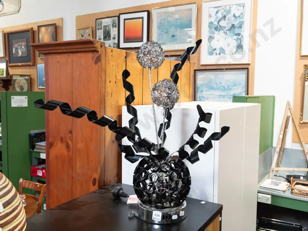 unusual metal LED table lamp H500 Image 1++