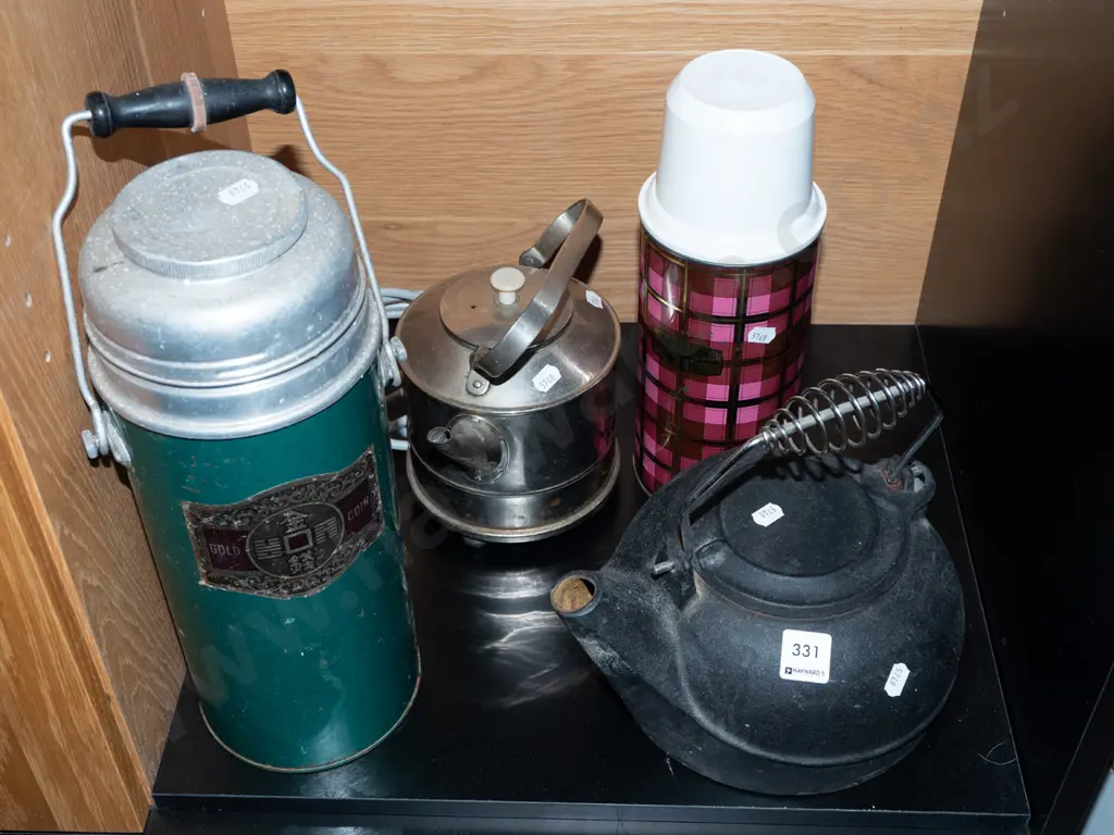 cast iron kettle, early electric kettle, 2x thermoses Image 1++