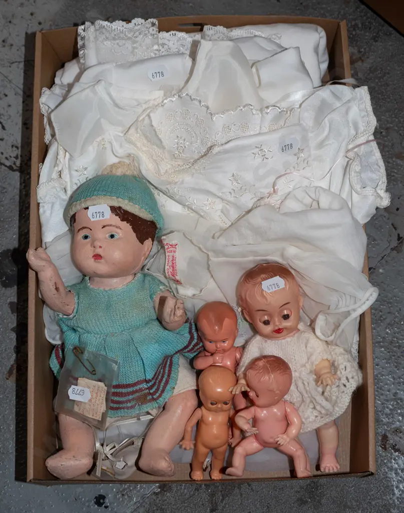 box of dolls and clothes Image 1++