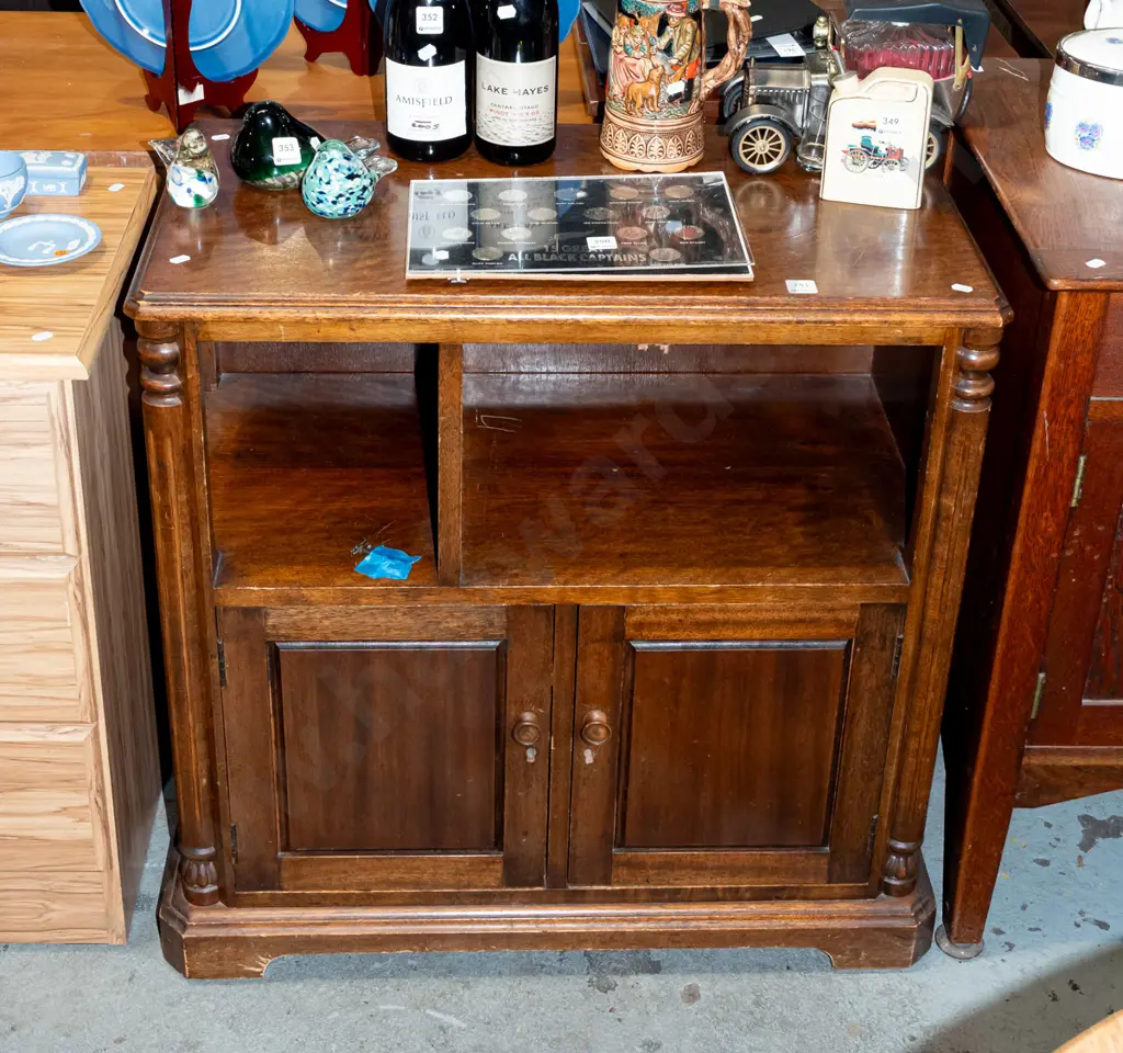 mahogany cabinet with 2 lockable doors, shelves - key in office H775 W755 D400 Image 1++