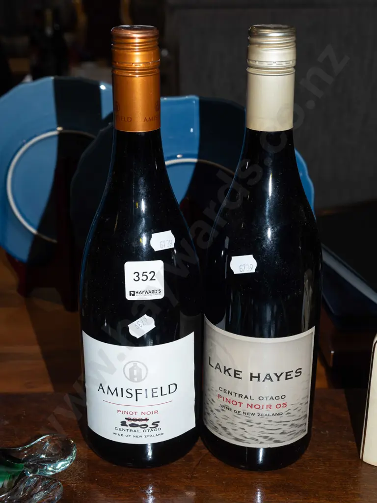 Amisfield pinot noir 2005, Lake Hayes pinot noir 2005 Image 1++
