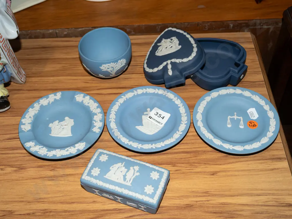 jasper ware dishes, trinket box etc Image 1++