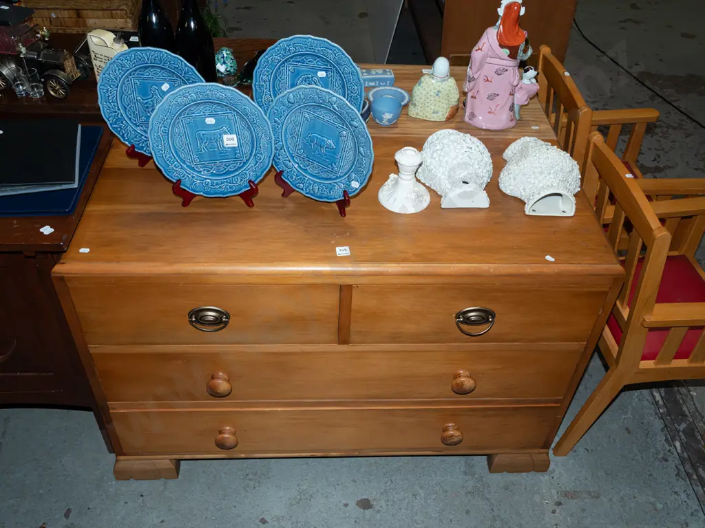 rimu 4 drawer lowboy H730 W1060 D460 Image 1++