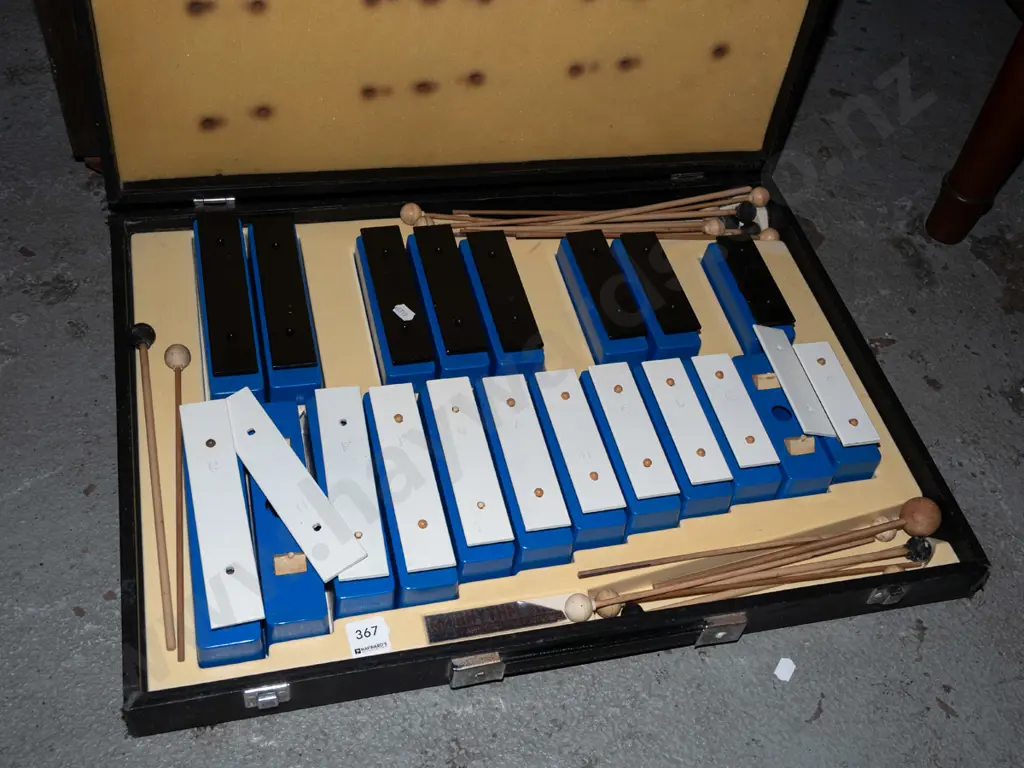 cased xylophone Image 1++