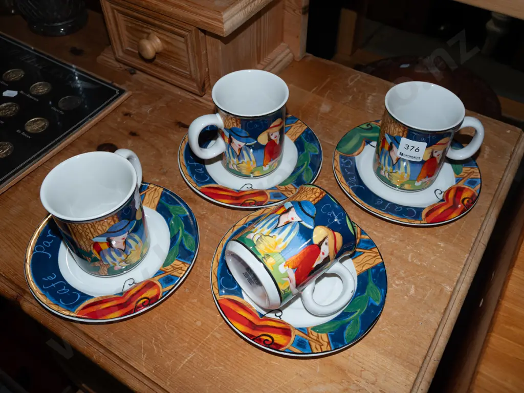 4x café Paris coffee cups and saucers Image 1++