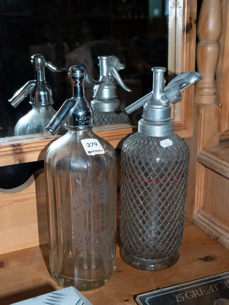 Lanes soda syphon, 1 other soda syphon Image 1++