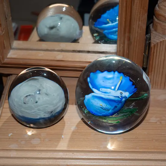 2xart lass paperweights