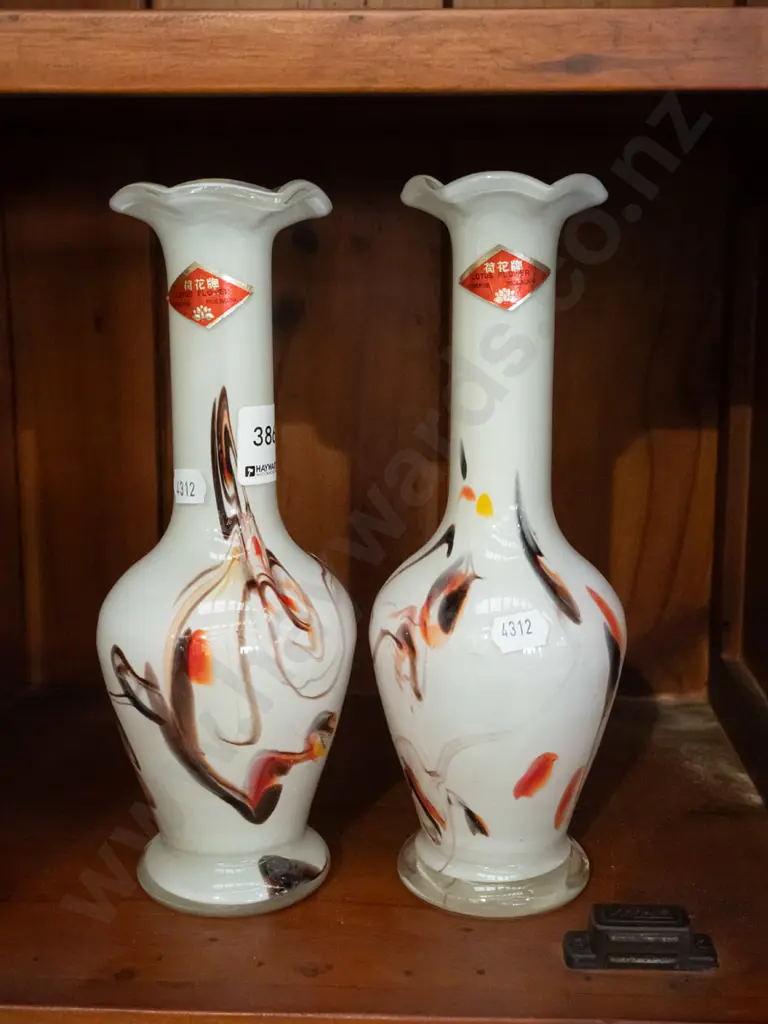 pair of milk glass swirled pattern vases H230 Image 1++