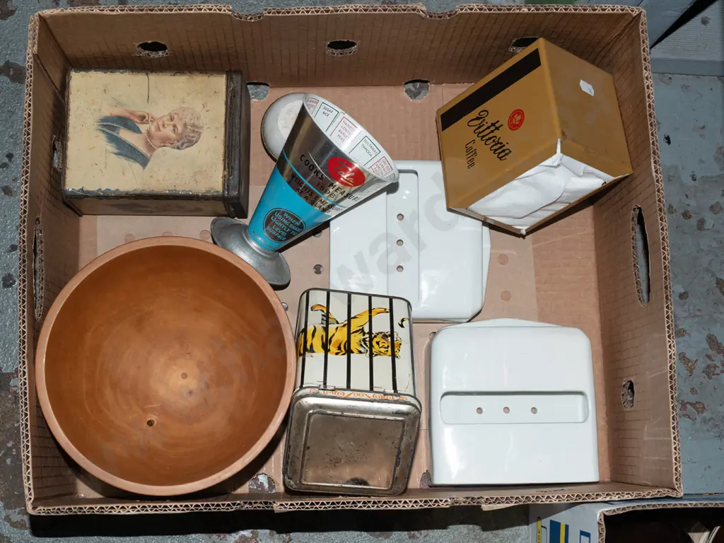 box; wooden bowl, vintage tins, measuring cup etc Image 1++
