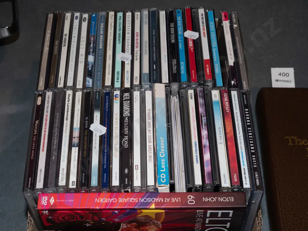 box; CDs, DVDs Image 1++