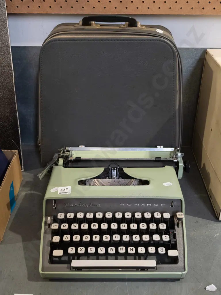 Remington Monarch portable typewriter Image 1++
