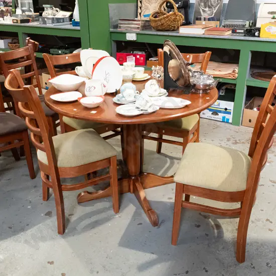Indonesian hardwood pedestal dining table with 4 ladder back chairs H760 Diam1060