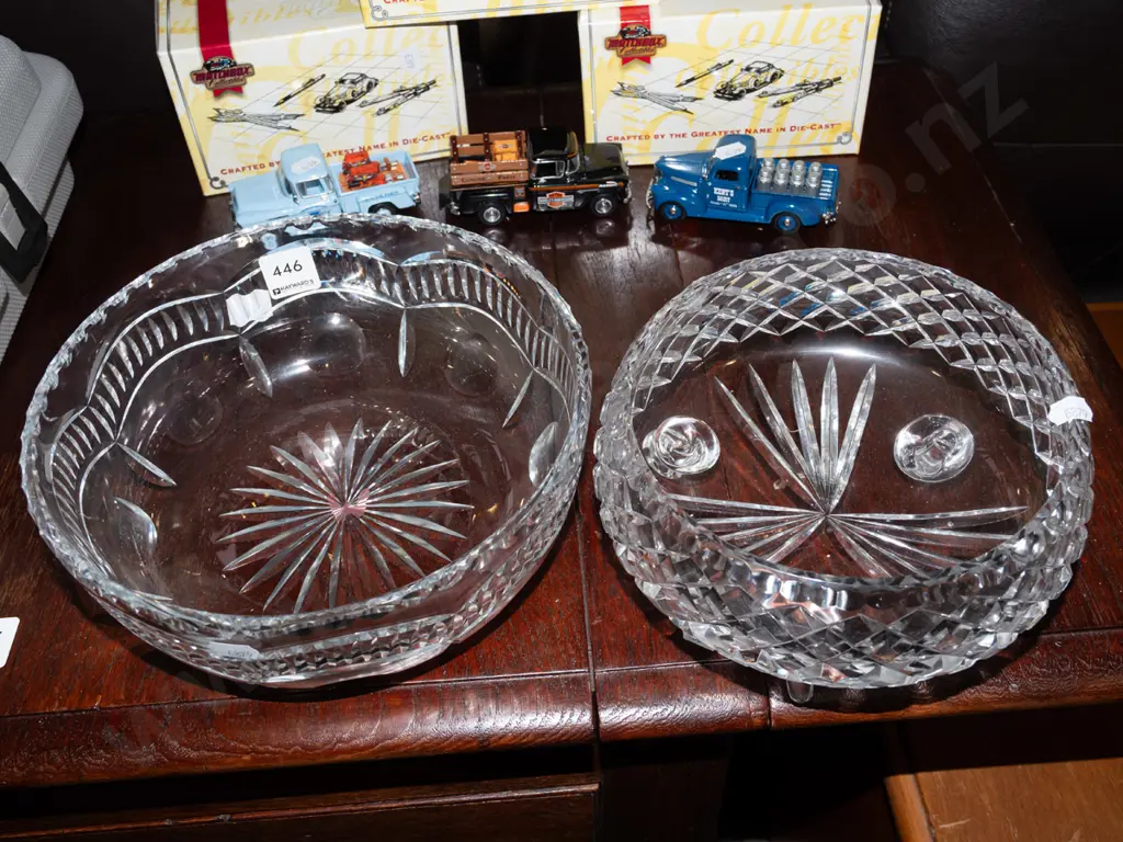 2x cut crystal bowls Diam230 Image 1++