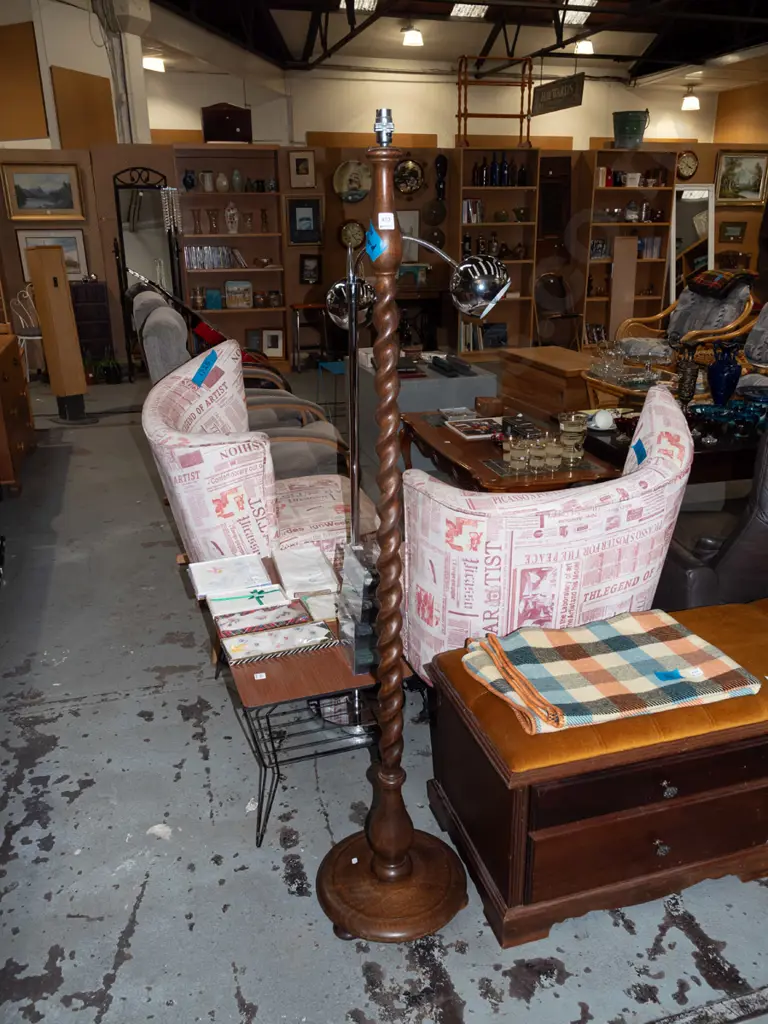 mahogany barley twist standard lamp base - no shade - needs rewiring H1570 Image 1++
