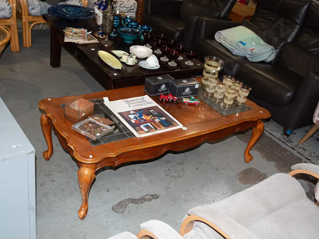 cab leg oak coffee table with 2 leadlight panels H420 W1340 D640 Image 1++