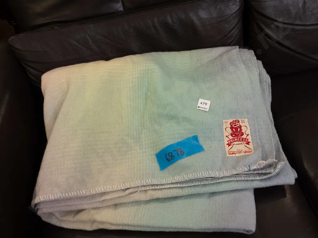 Princess woollen blanket Image 1++