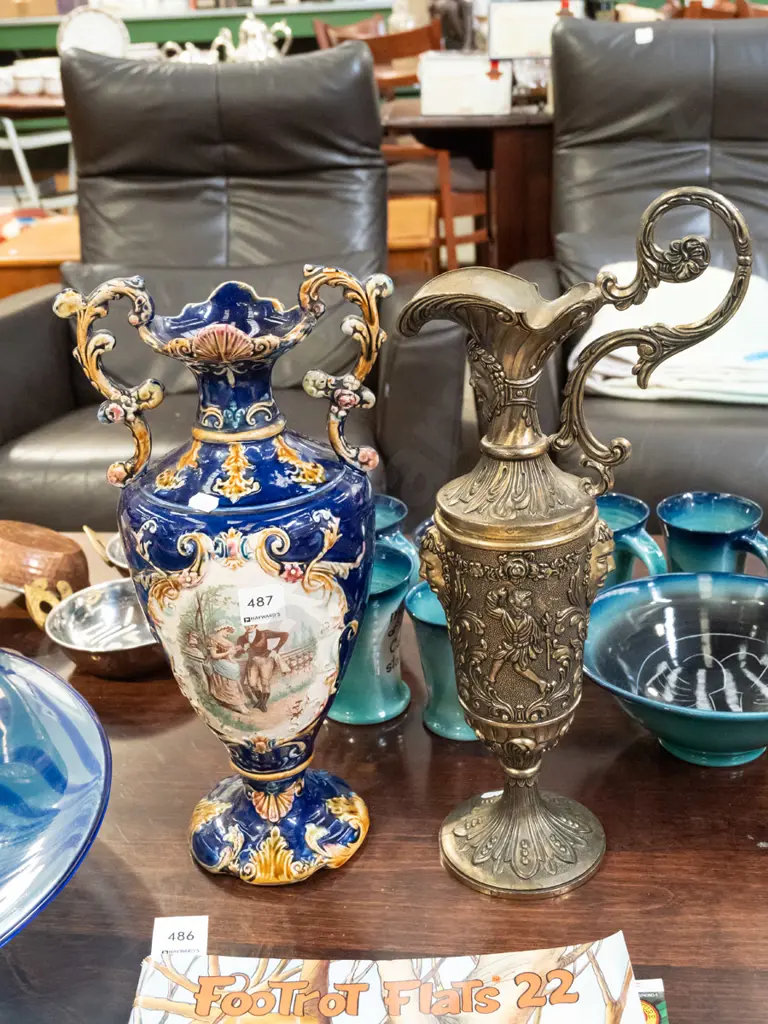 brass ewer vase, romance scene vase Tallest H420 Image 1++