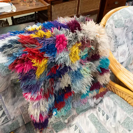 multi coloured hand tufted floor mat L1120 W670
