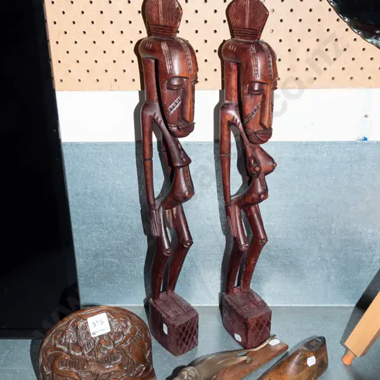souvenir ware, statues, small shoe last etc