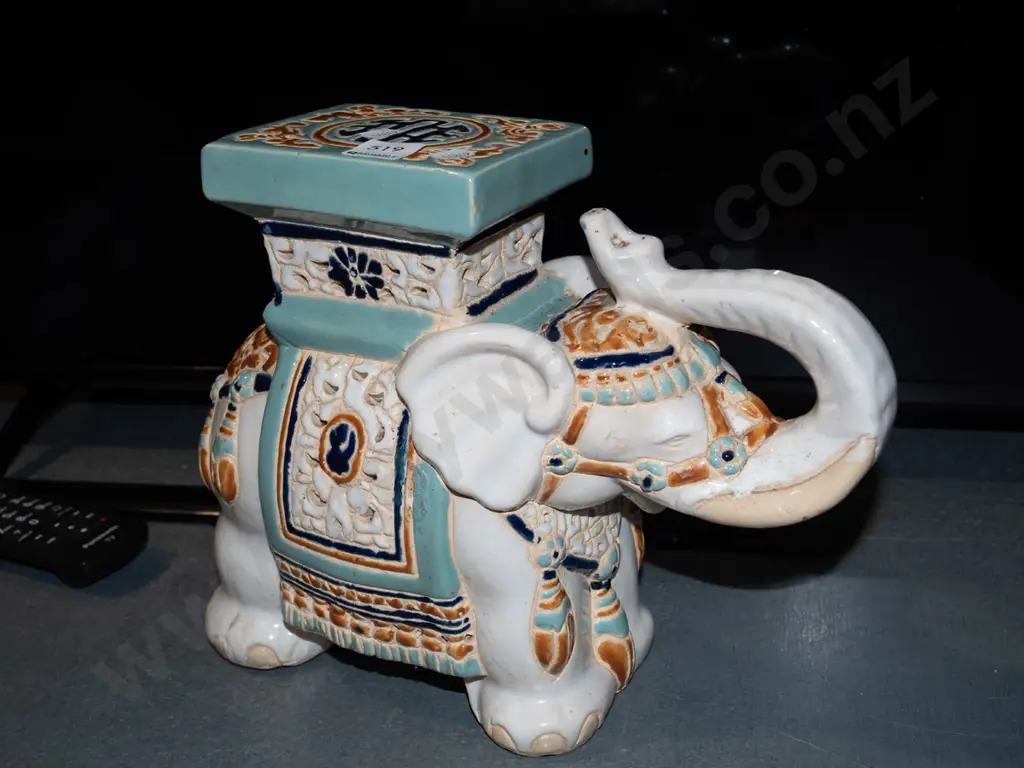 ceramic elephant jardiniere stand H260 Image 1++