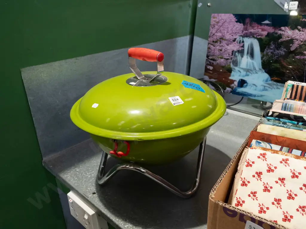 small enamel charcoal bbq Image 1++