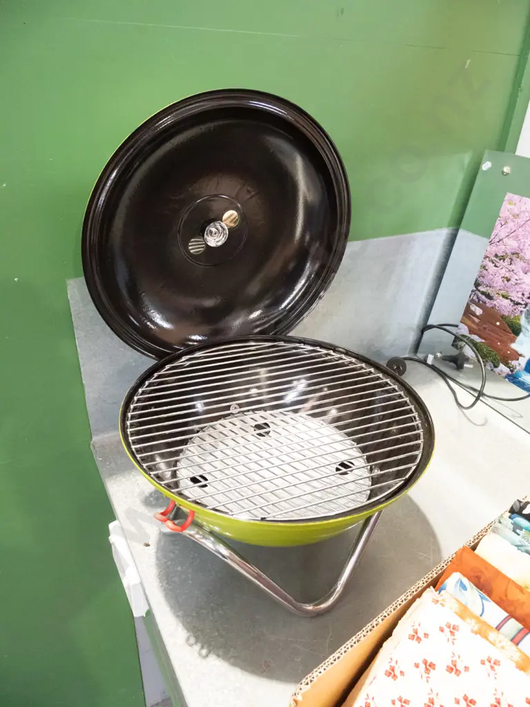 small enamel charcoal bbq Image 1++