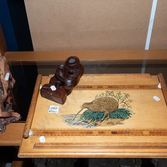 NZ figurine, carving , tray