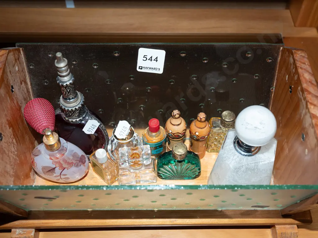 deco wood and glass fruit bowl, scent bottles Image 1++