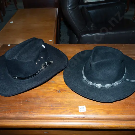 2x cowboy hats