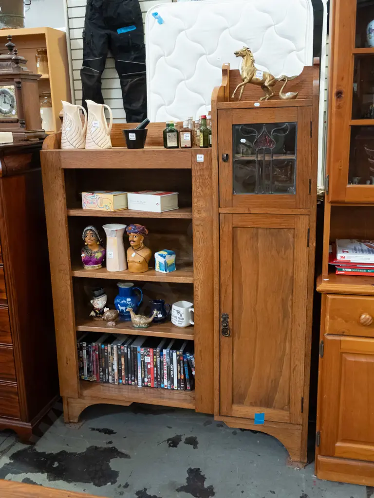 oak cupboard -1 solid door, 1 small leadlight door (crack) - orginal doors have been removed H1530 W1060 D300 Image 1++