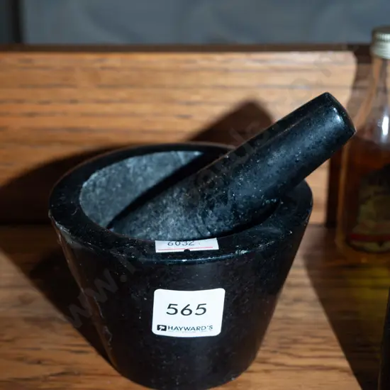 small stone mortar and pestle H75