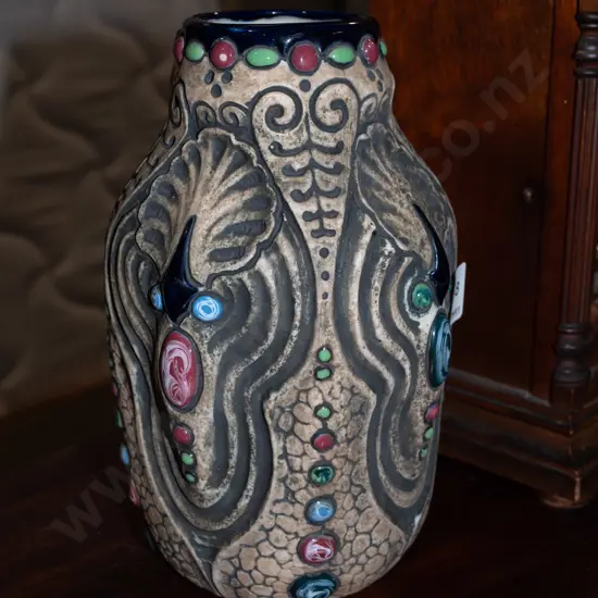 Amphora vase - crack to base H245
