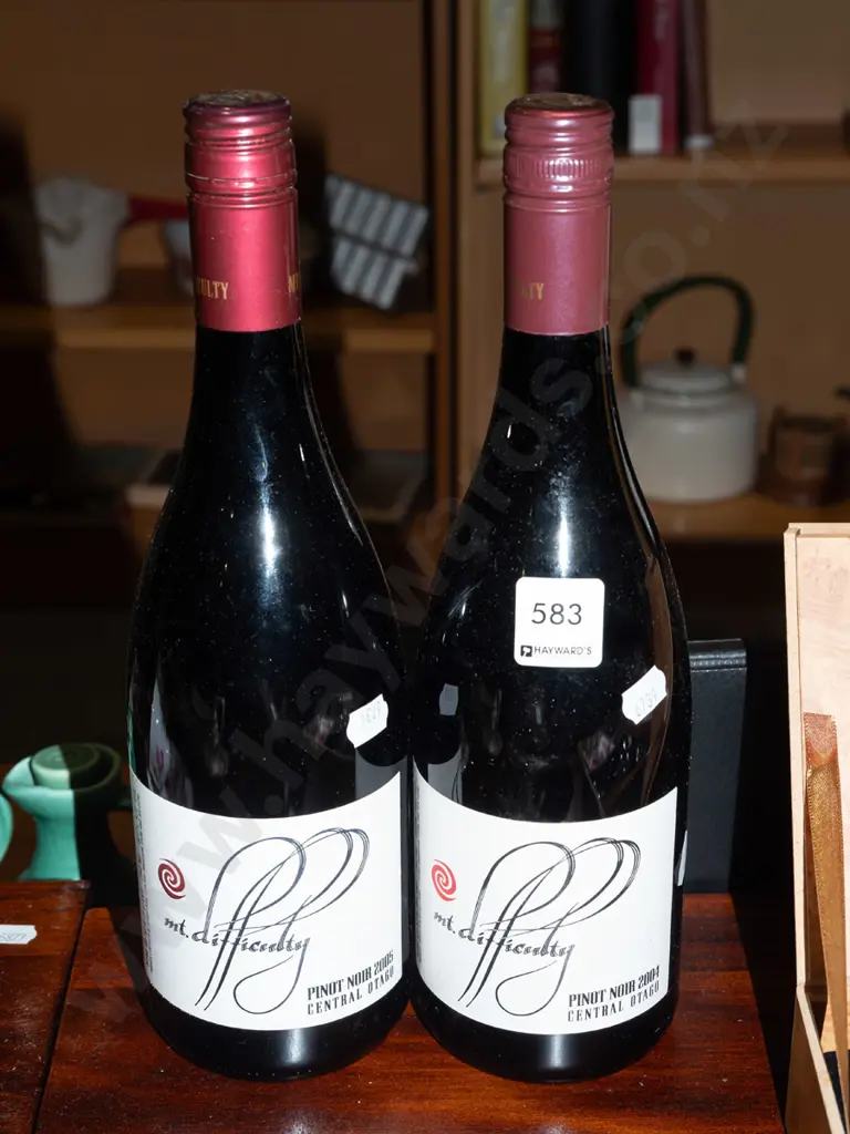 2x Mt Difficulty pinot noir 2004 Image 1++