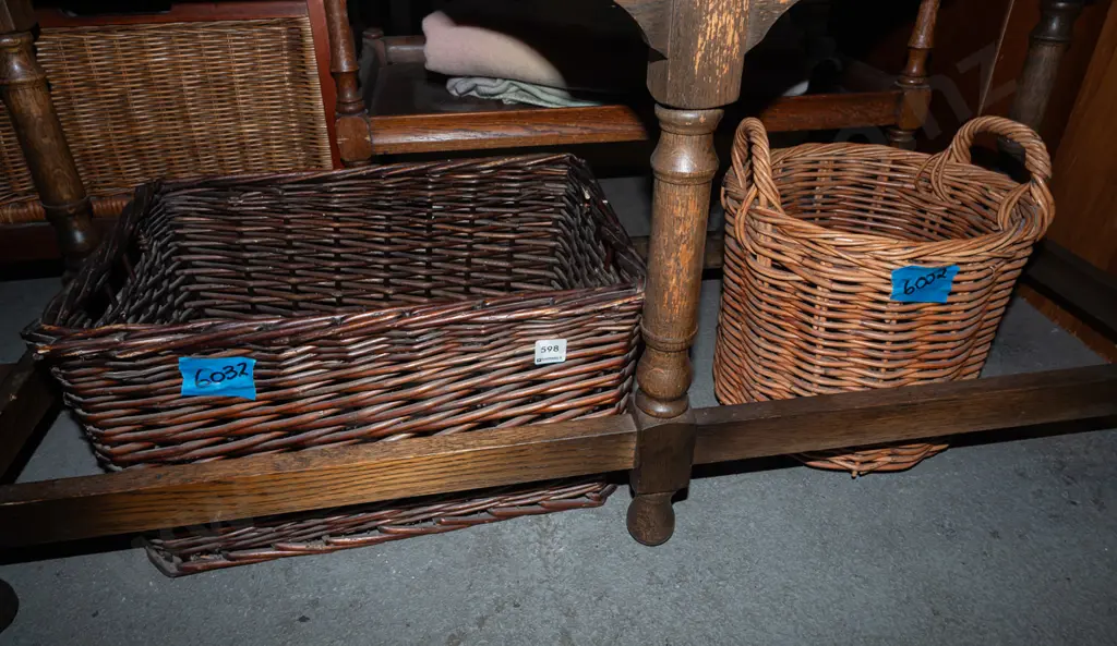 2x cane baskets Image 1++