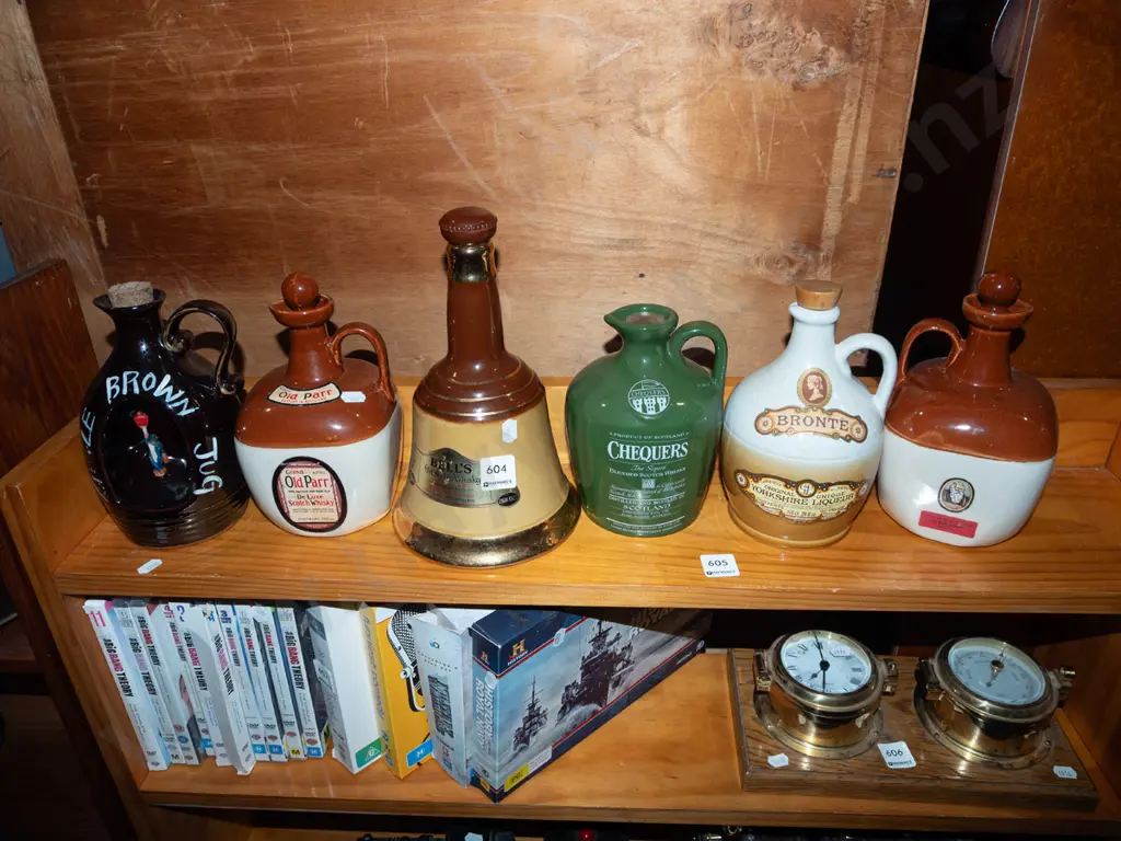 5x ceramic whisky jugs/bottles Image 1++