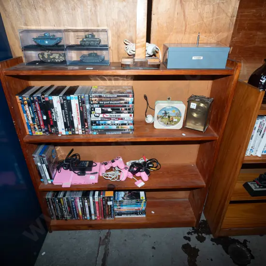 solid  pine bookcase H1000 W910 D180