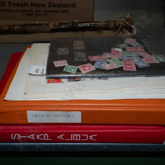 3x stamp albums, loose pages