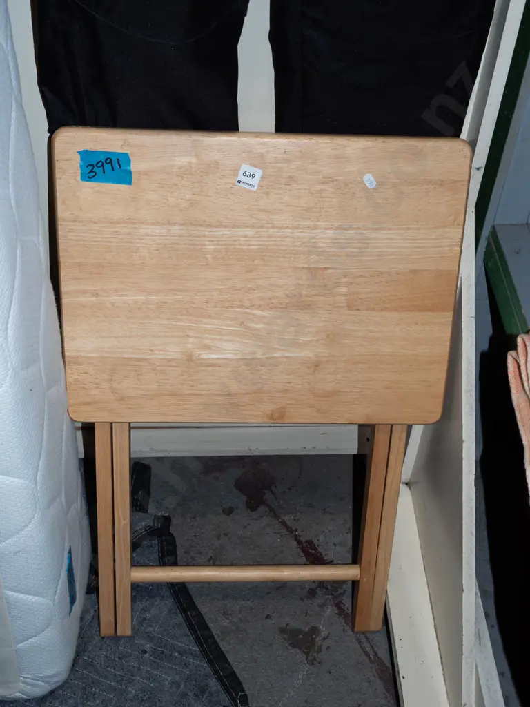 small pine foldaway table Image 1++