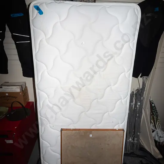 Sealey Posture Premier king single bed base and mattress