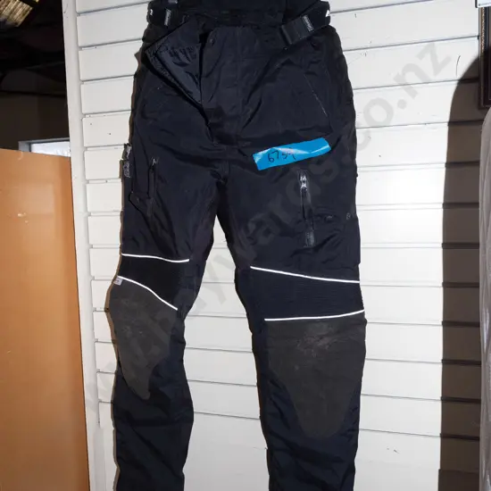 pair of R Jays motorcycle pants - size large