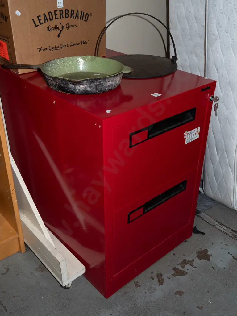 Precision 2 drawer filing cabinet - key in office Image 1++