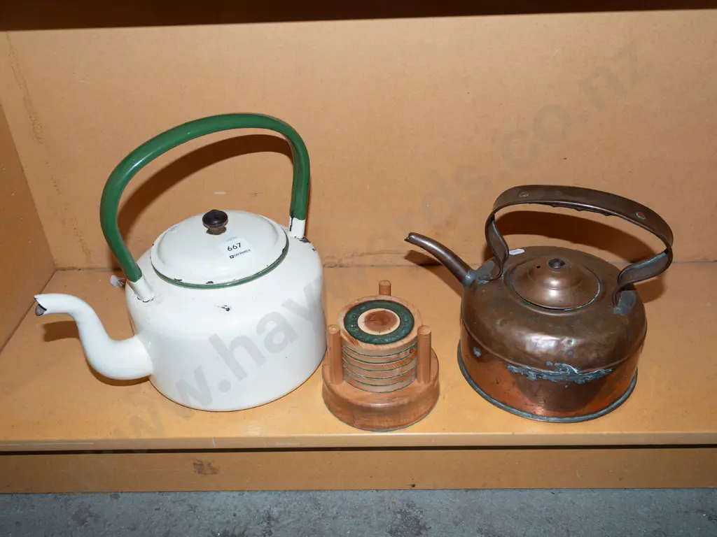2x kettles, coasters etc Image 1++